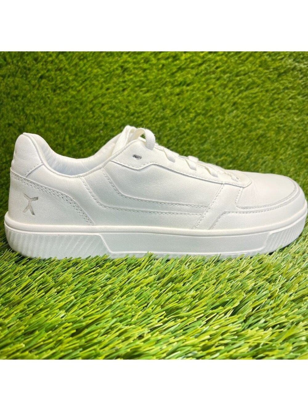 Flux Footwear Adapt Leather Trainer White Mens Size 8 Womens 9.5 Athletic Shoes